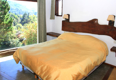 Suite 9 — Exclusiva Parejas (Jacuzzi Doble, Vista Sierra)